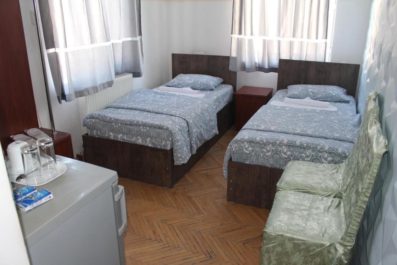 Hotel 21 На Удачу Rustavi  Esterno foto